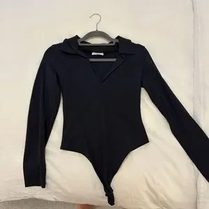 Aritzia Babaton Womens black collared bodysuit size Medium